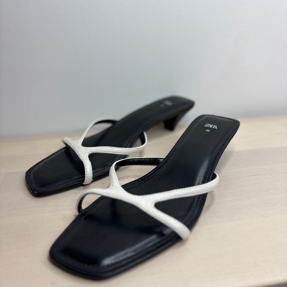 Zara Women's Elegant Black and White Sandals - Picture 7 of 7